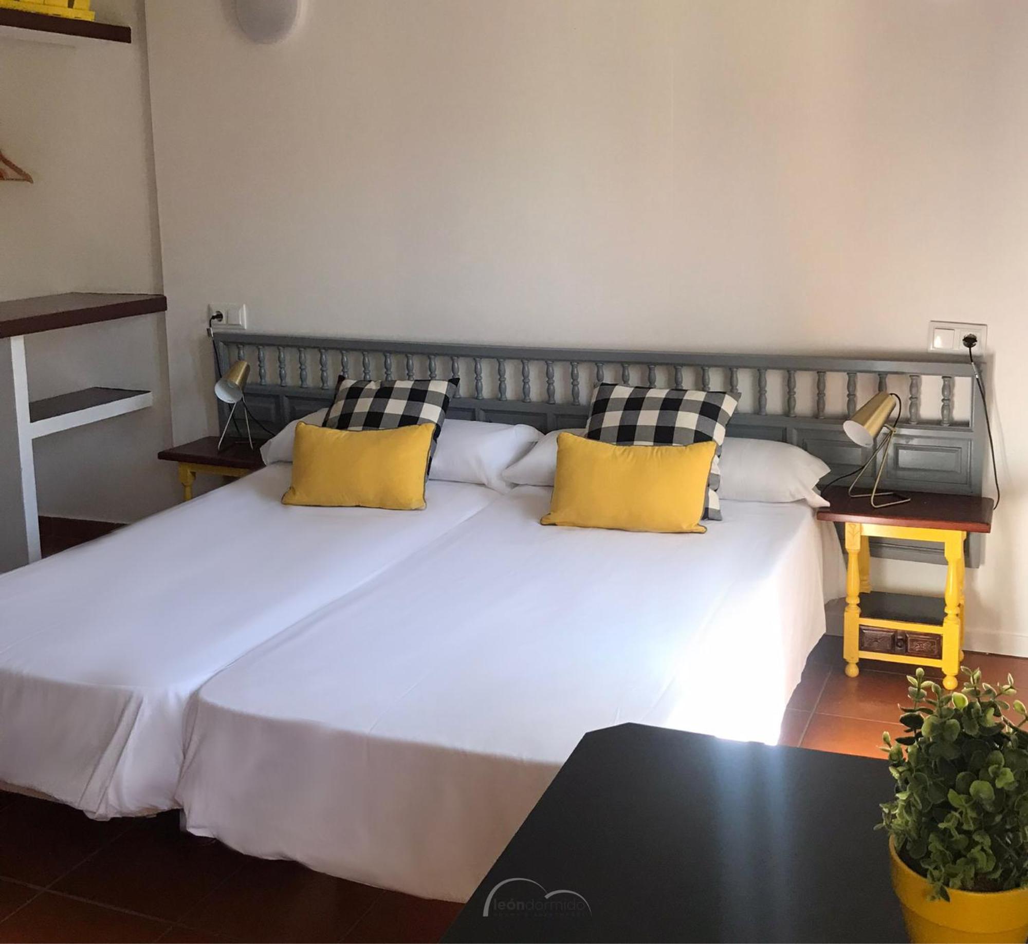 Leon Dormido Rooms & Apartments Polop Bagian luar foto